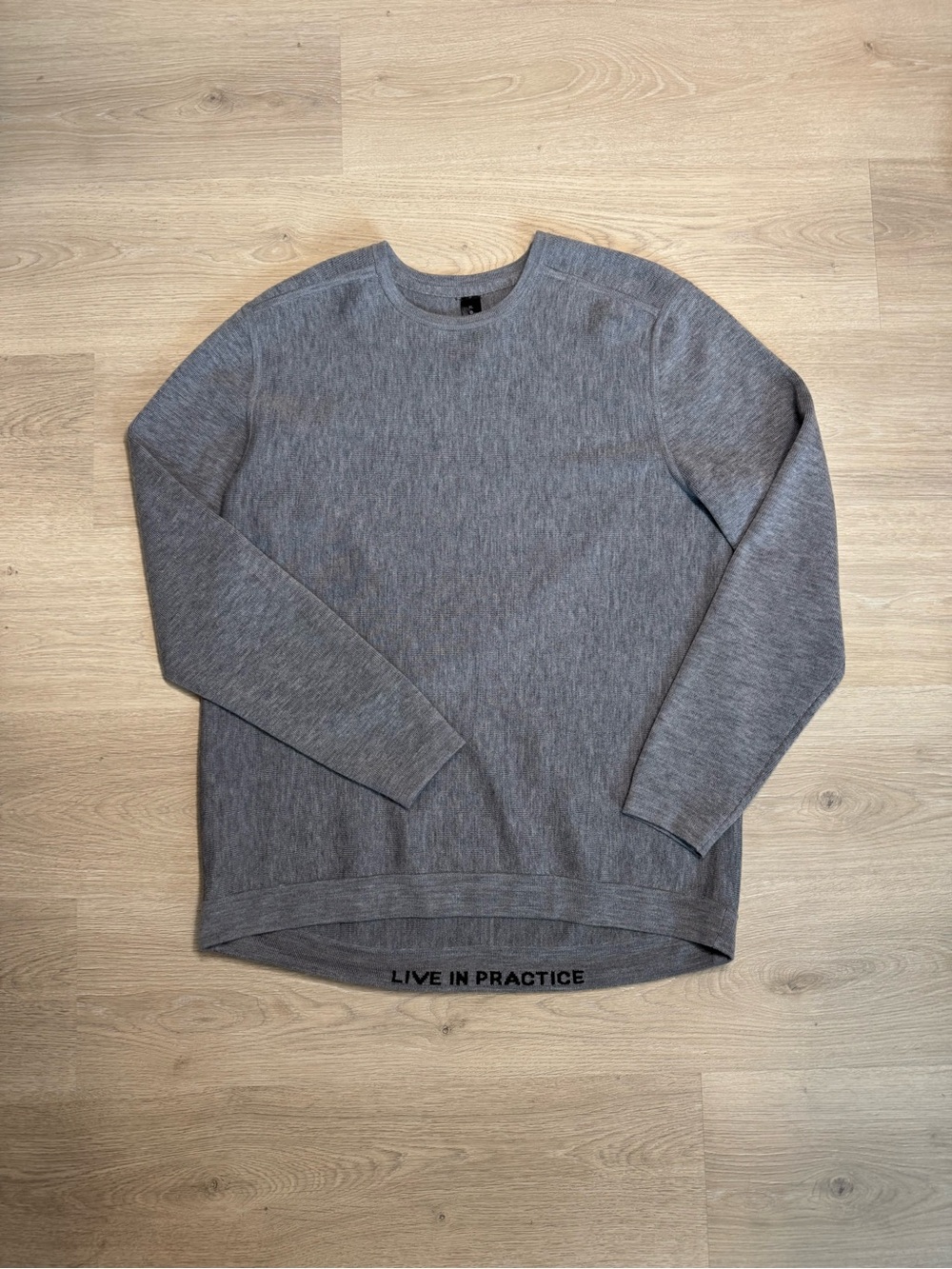 Lululemon Alpine Air Crew
Sweater Mens - XL - Heathered
Core Grey - Merino Wool